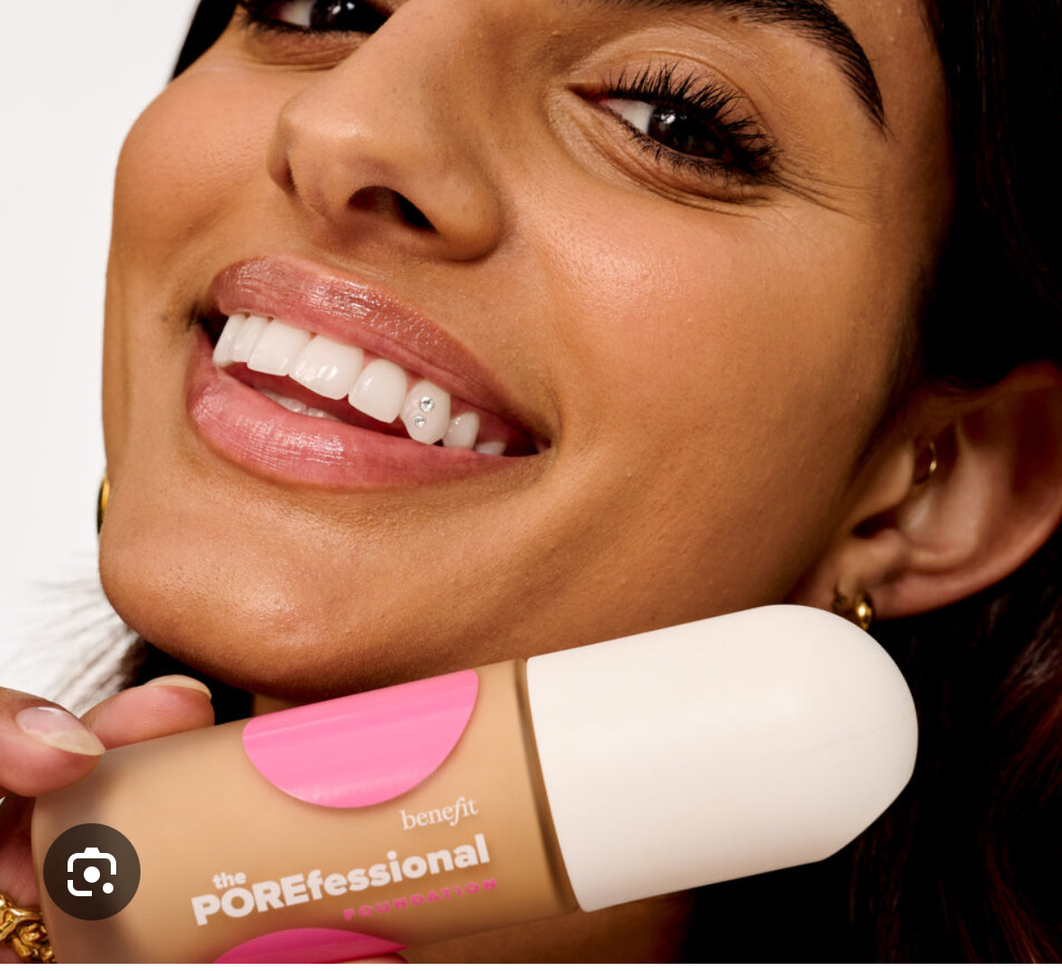 BENEFIT COSMETICS
The POREfessional Foundation - Fondotinta levigante con Niacinamide