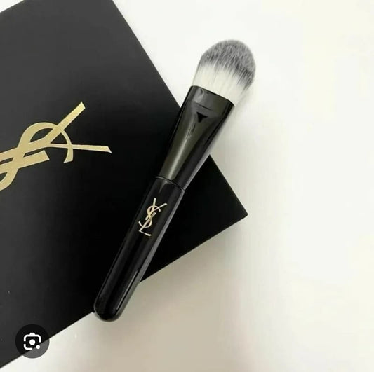YSL pennello lingua di gatto X fondotinta