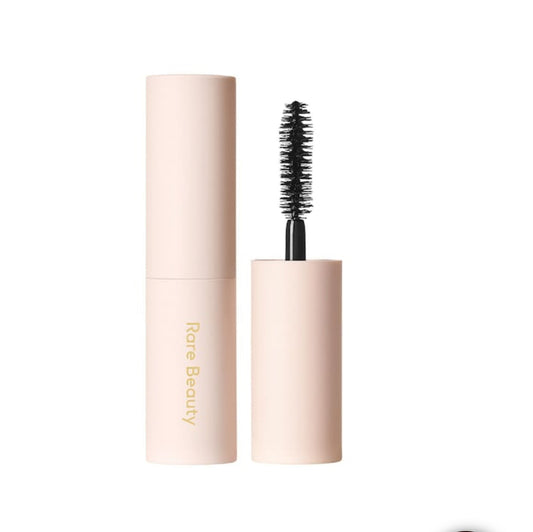 RARE BEAUTY
Perfect strokes universal - Mascara volumizzante travel size Formato