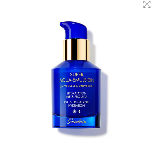 GUERLAIN SUPER AQUA-EMULSION
ÉMULSION UNIVERSELLE
Trattamento idratante anti-età per pelli normali e sensibili


Flacone Con Erogatore 50 ML