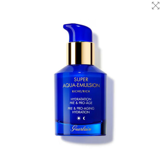GUERLAIN SUPER AQUA-EMULSION
ÉMULSION RICHE
Trattamento idratante anti-età per pelli normali e secche(scatolo tester 


Flacone Con Erogatore 50 ML